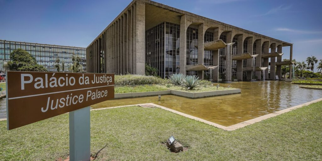 foragidos-da-justica-mais-procurados-tem-foto-estampada-em-novo-site