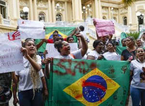 moradores-do-rio-protestam-contra-mortes-na-operacao-contencao