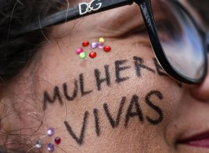 feminicidios-e-mulheres-feridas-por-arma-de-fogo-cresceram-52%-em-2025